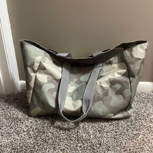 Thirty-One Camo Utility Tote